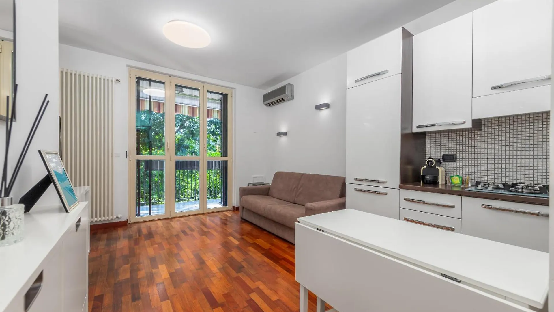 Free Private Parking - 5Min To Metro - Balcony - Quiet Apartment Milan 0*,