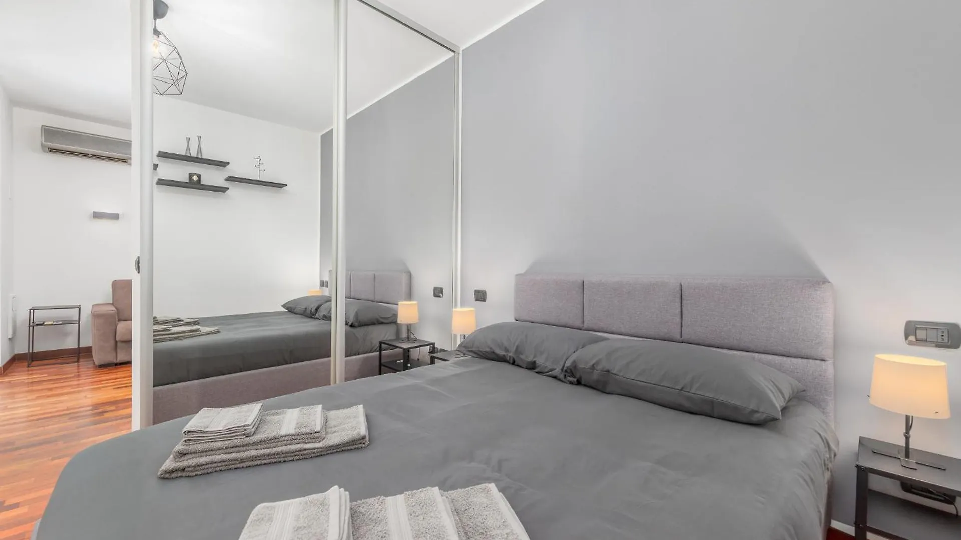 Free Private Parking - 5Min To Metro - Balcony - Quiet Apartment Milan